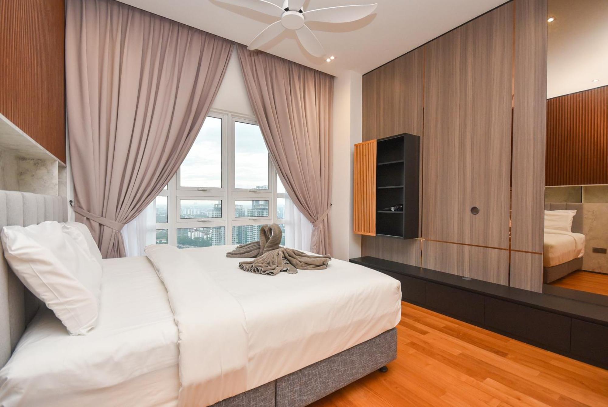 Tritower By Nest Home【walking Distance To Ciq】 *
